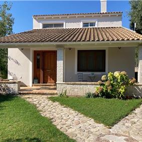 3 bedroom villa with pool in Kassiopi, Corfu, sleeps 7